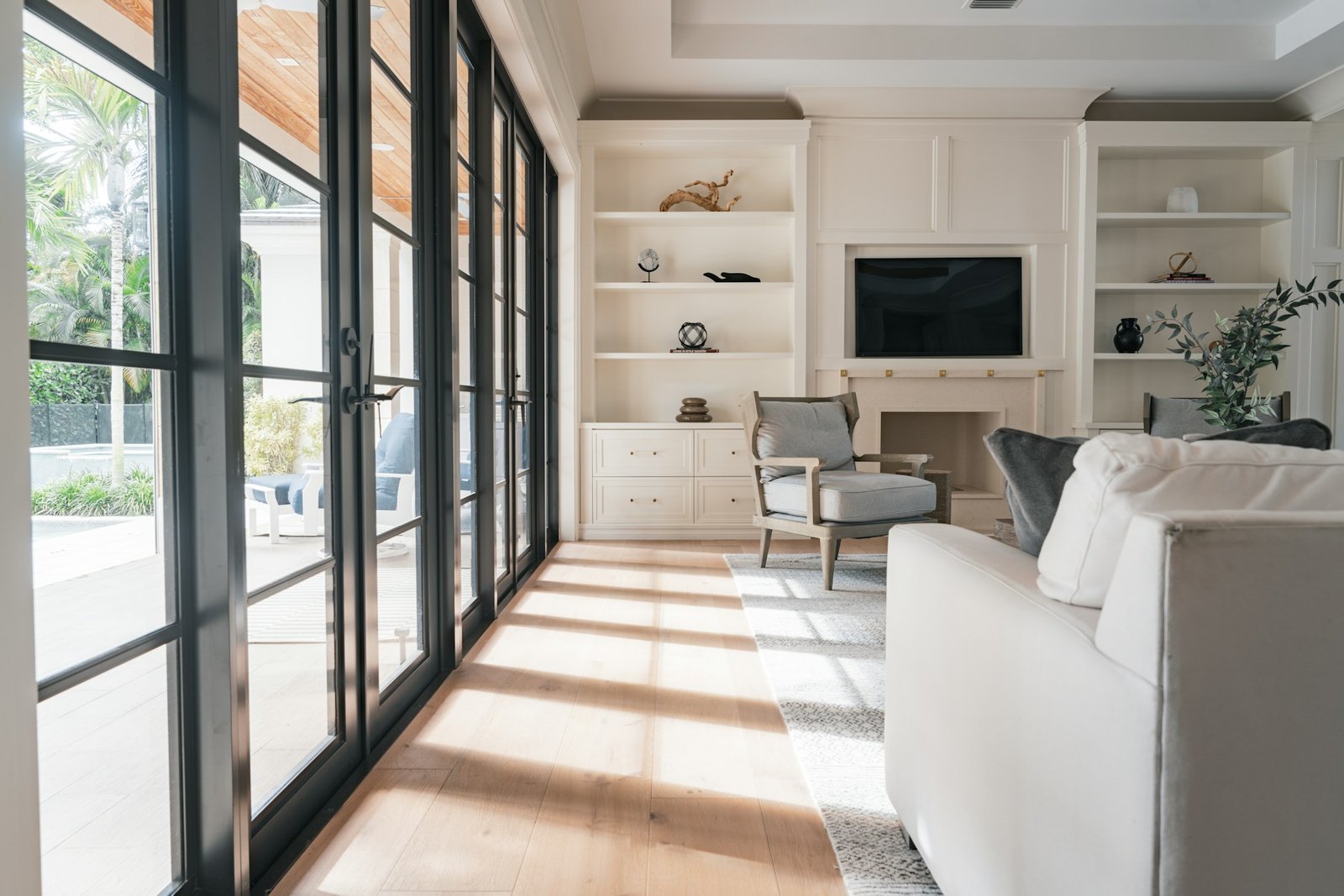 A bright and welcoming living room, editorial imagery